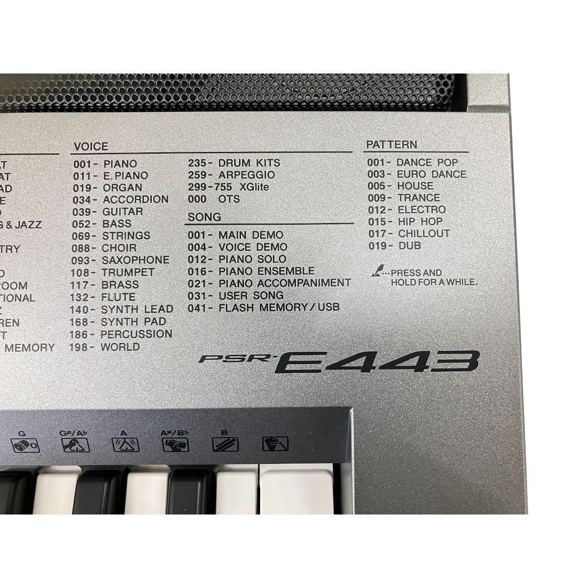 Yamaha PSR-E443 61鍵 シルバー Yamaha PSR-E443 Portable Keyboard, 61-Key | zZounds