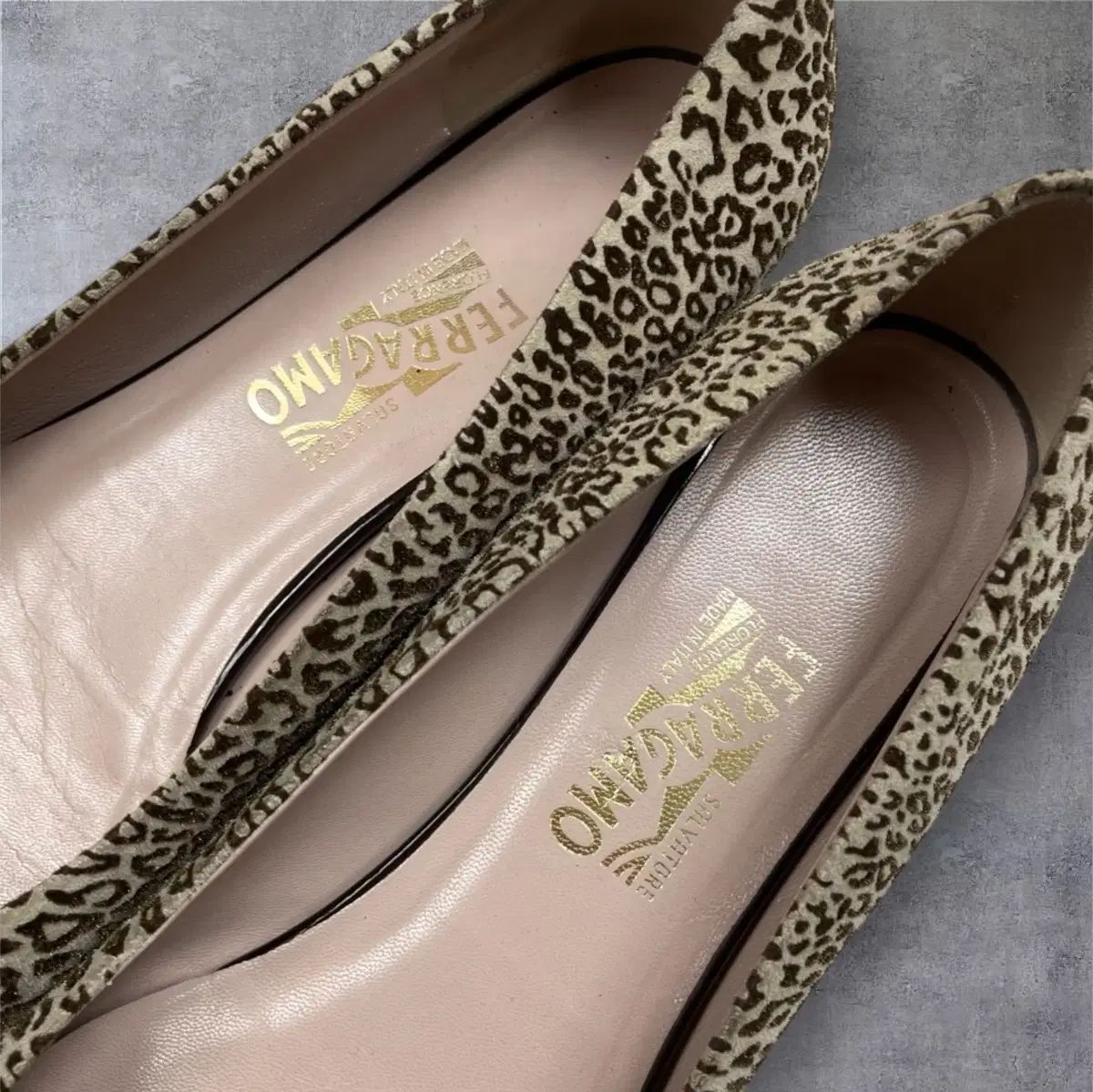 FERRAGAMO フェラガモ ガンチーニ ヒョウ柄 レオパード フラット
