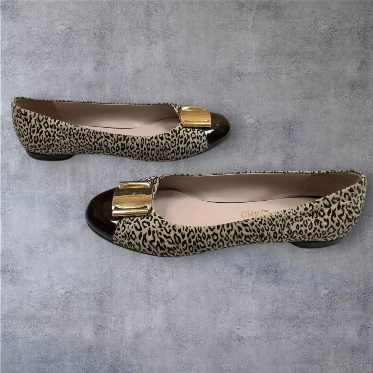 Ferragamo ヒョウ柄 フラットシューズ FERRAGAMO フェラガモ ガンチーニ ヒョウ柄 レオパード フラット