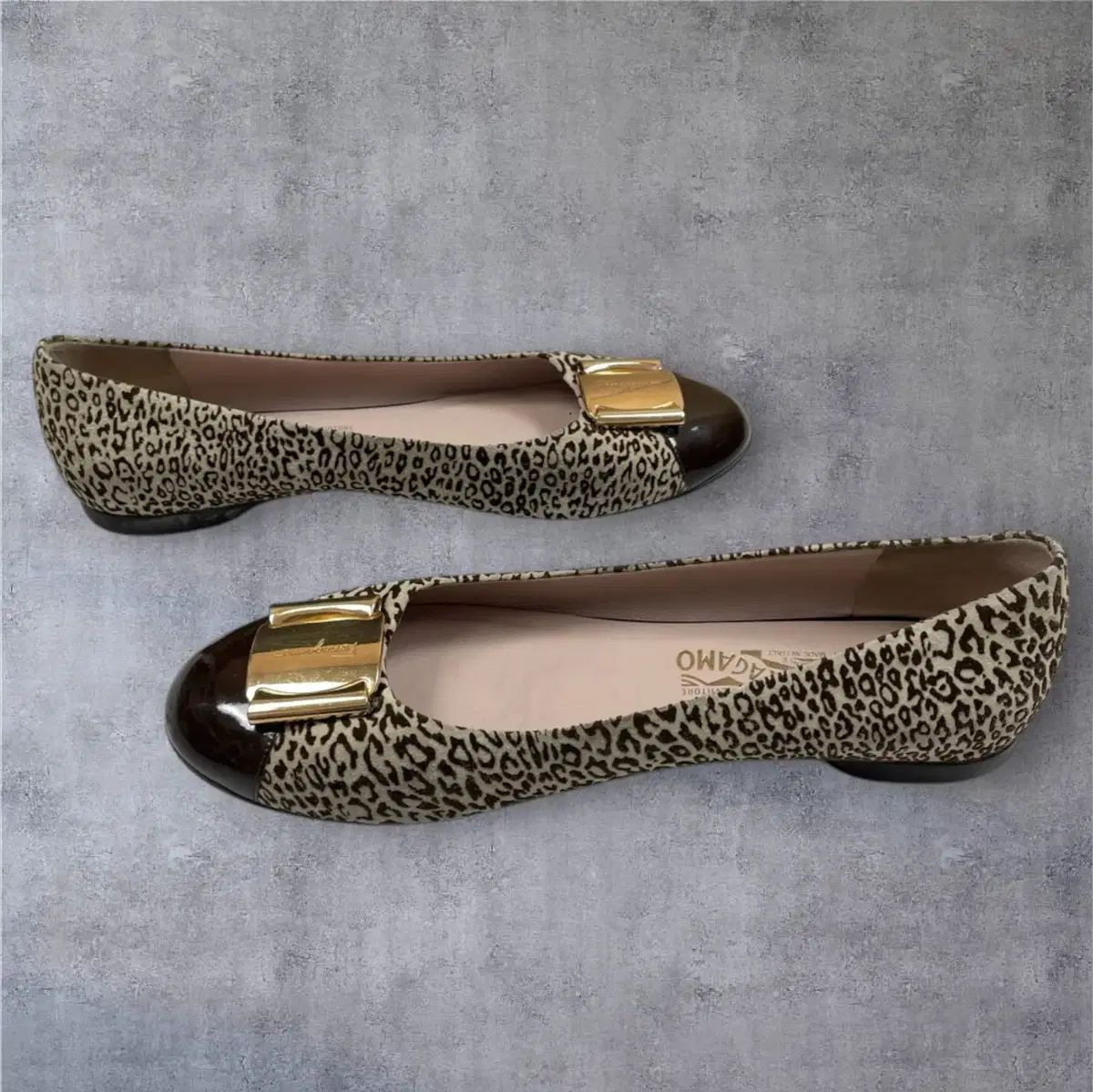 Ferragamo ヒョウ柄 フラットシューズ FERRAGAMO フェラガモ ガンチーニ ヒョウ柄 レオパード フラット