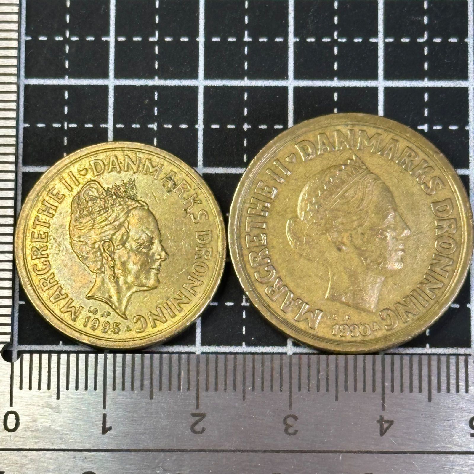 海外古銭2枚組】デンマーク クローネ硬貨 10KR・20KR 女王マルグレーテ2世 王冠紋章 北欧王室コインセット 435 - メルカリ