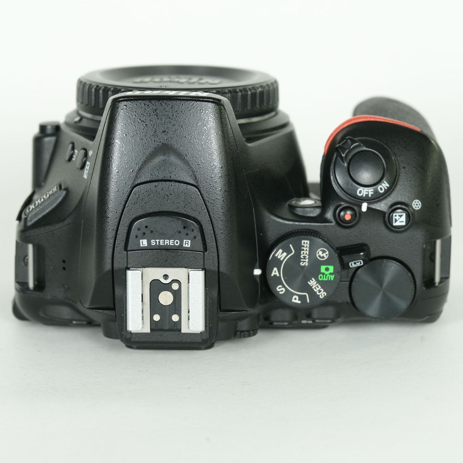 Nikon D5500 一眼レフデジタルカメラ Wi-Fi バッテリー2個 Nikon D5500 一眼レフデジタルカメラ Wi-Fi バッテリー2個 ニコン