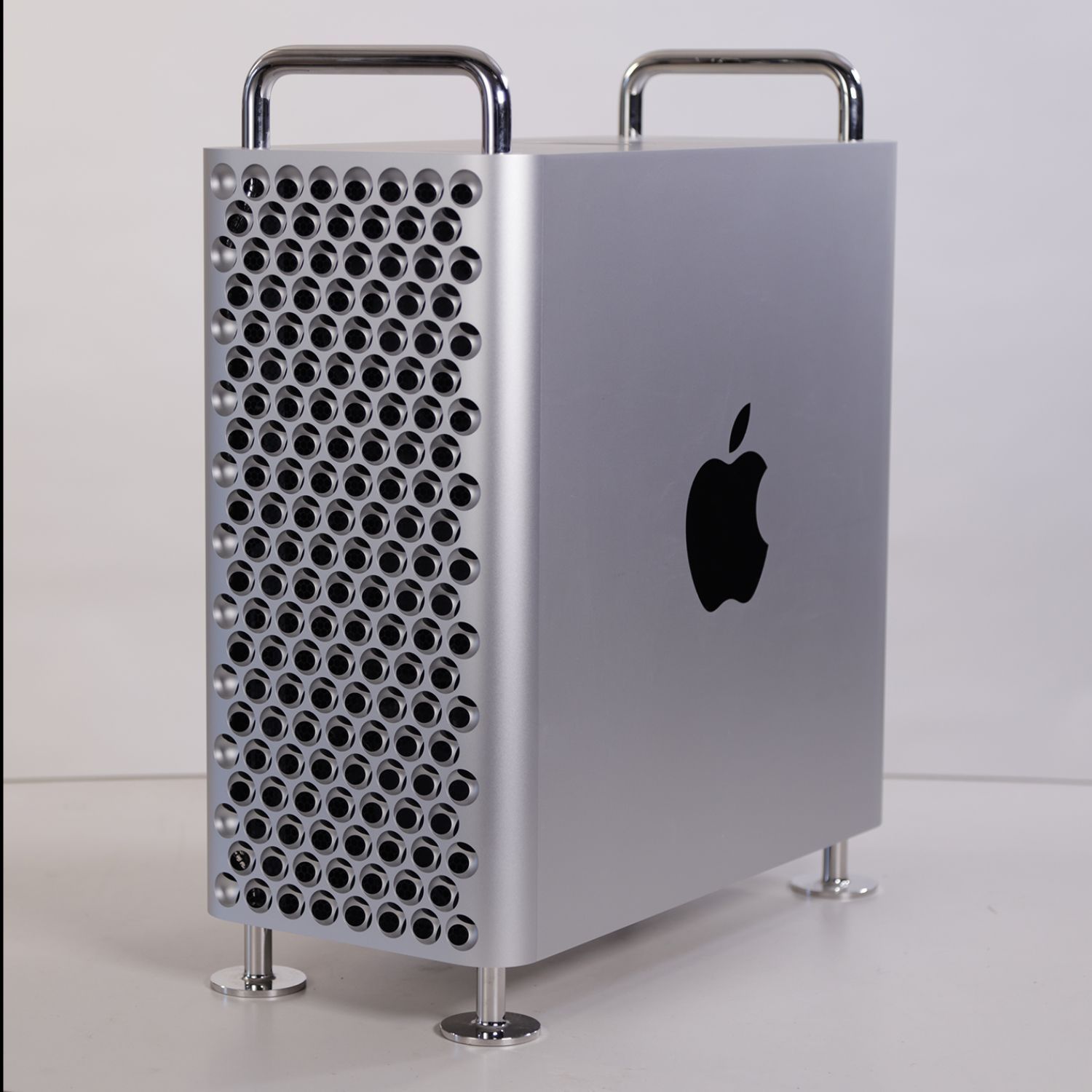 Mac Pro (2019) 180,000円