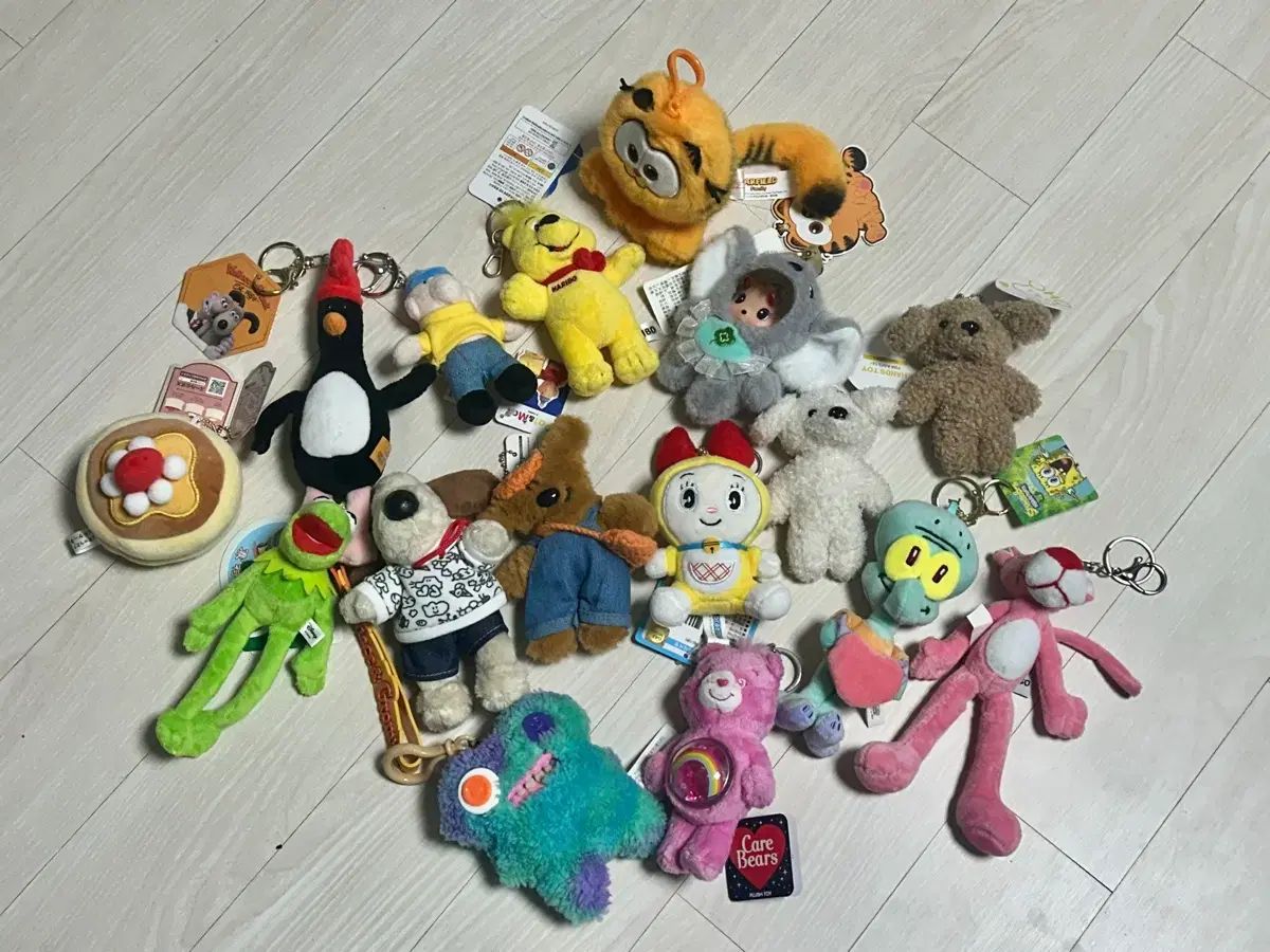 ぬいぐるみキーホルダー 16種 まとめ売り - メルカリ