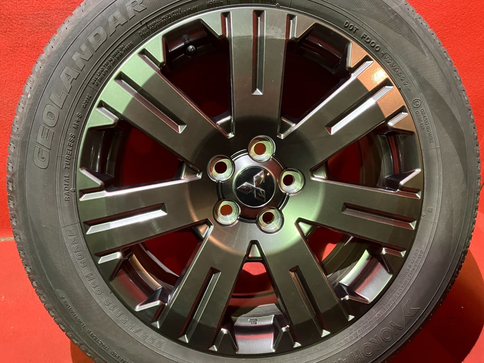 中古サマータイヤホイールセット【225/55R18 YOKOHAMA G055E】[18x7.0+