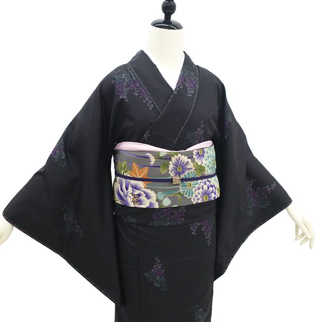 新古品】 本場奄美大島紬 着物 未使用 正絹 大島紬 横双 織絣 黒 葡萄