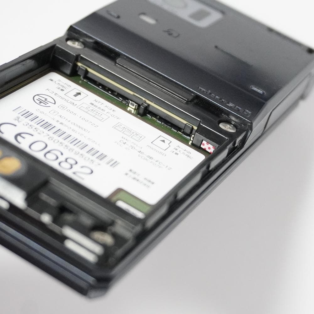 人気機種 docomo FOMA ドコモ ケータイ F-07F ブラック 3G FCNT 富士通