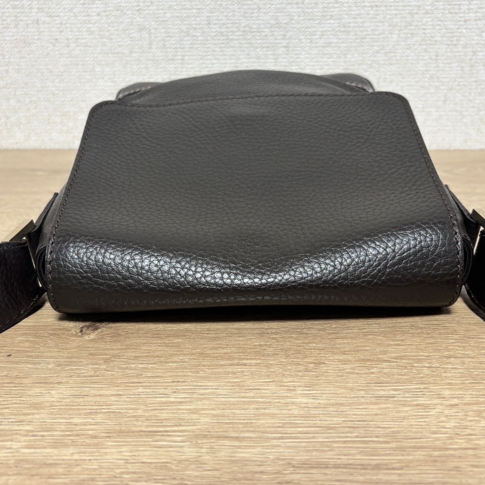 dunhill ダンヒル ショルダーバッグ レザー ダークブラウン メンズ