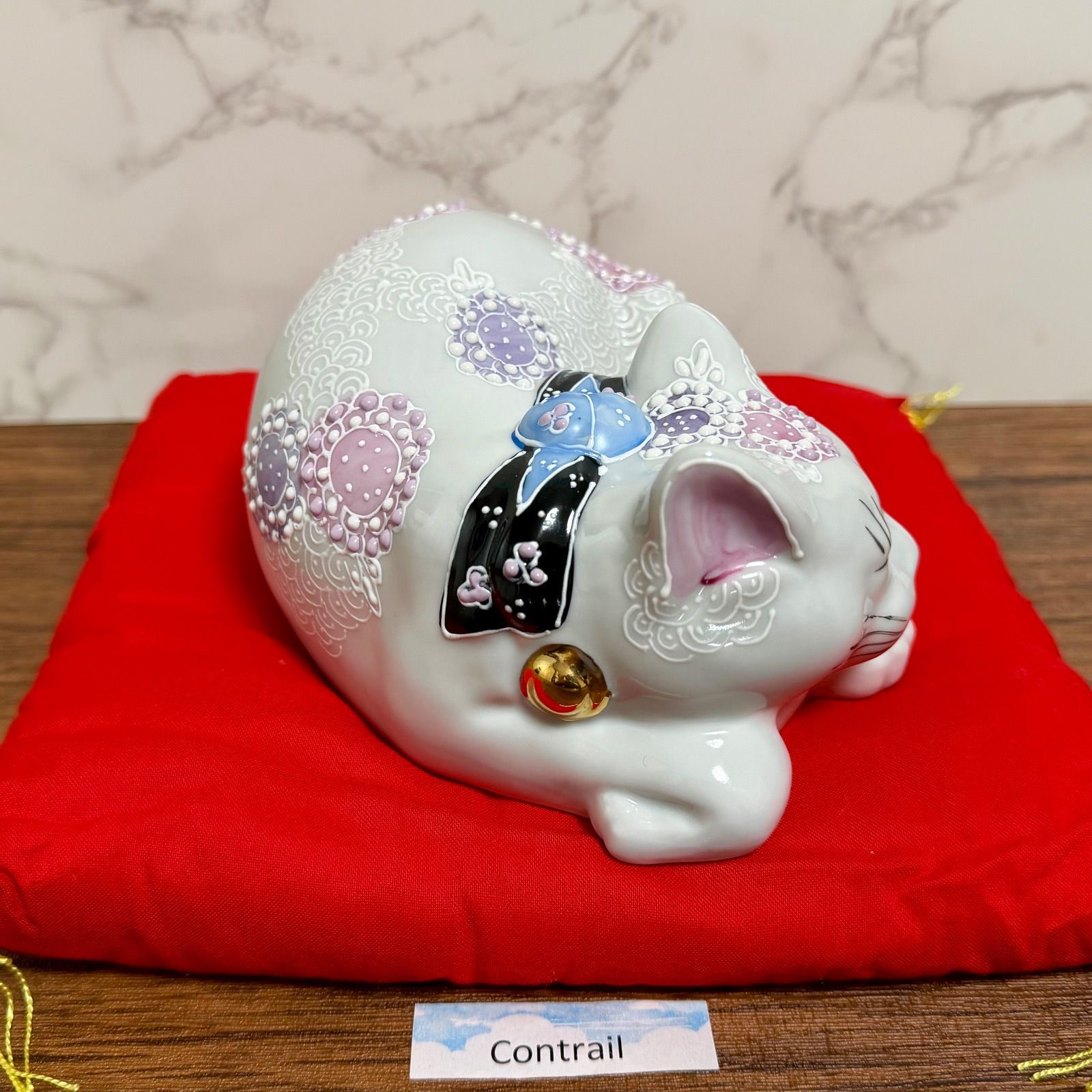 九谷焼】6号 眠り猫 花むらさき 座布団付き Kutani Ware Lucky Cat