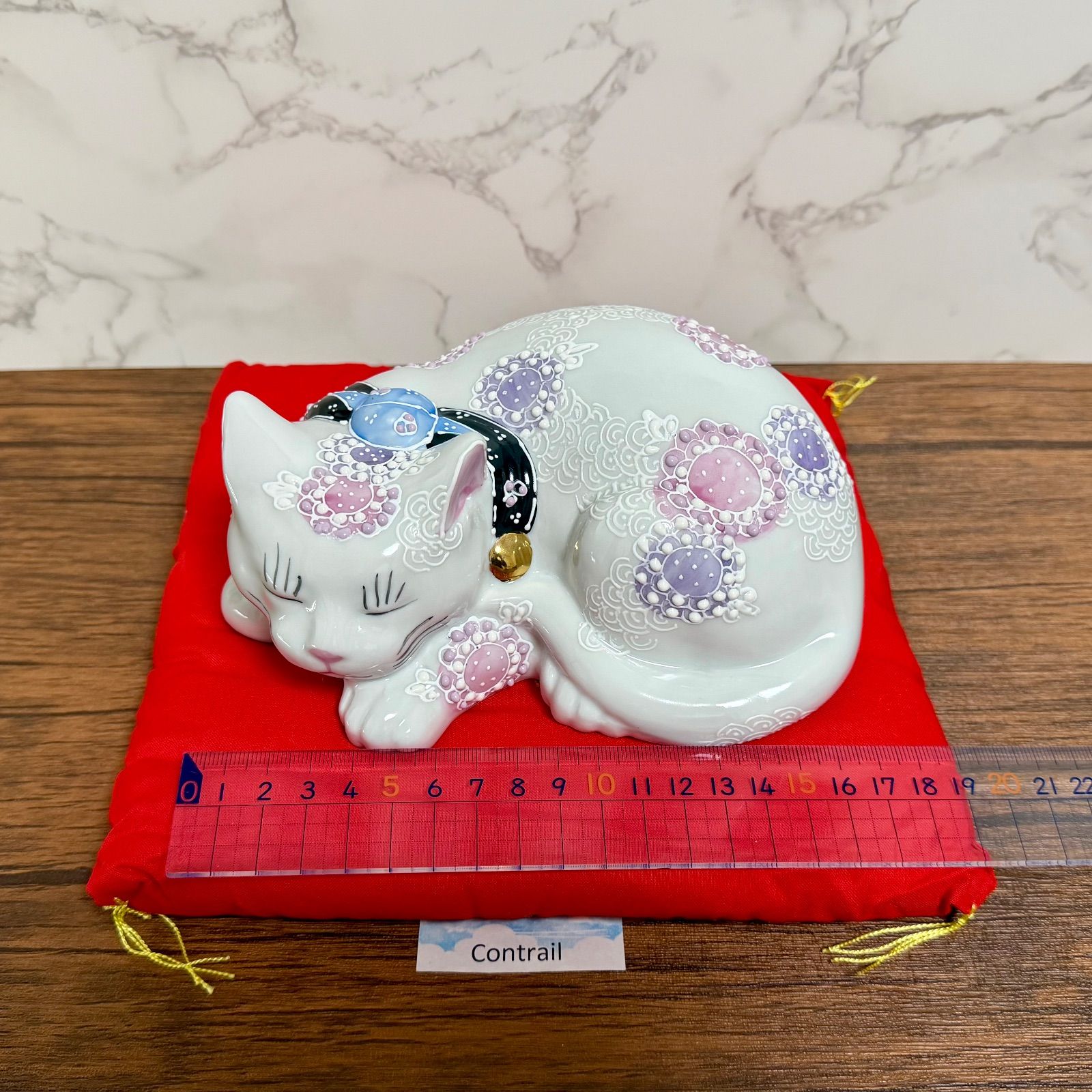 九谷焼】6号 眠り猫 花むらさき 座布団付き Kutani Ware Lucky Cat