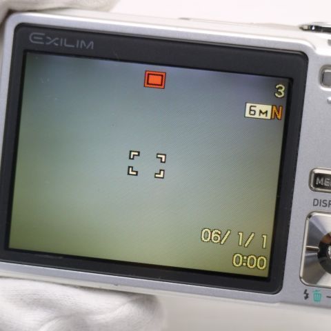 超美品 EX-Z600 シルバー 即日発送 CASIO EXILIM デジカメ 本体 土日祝