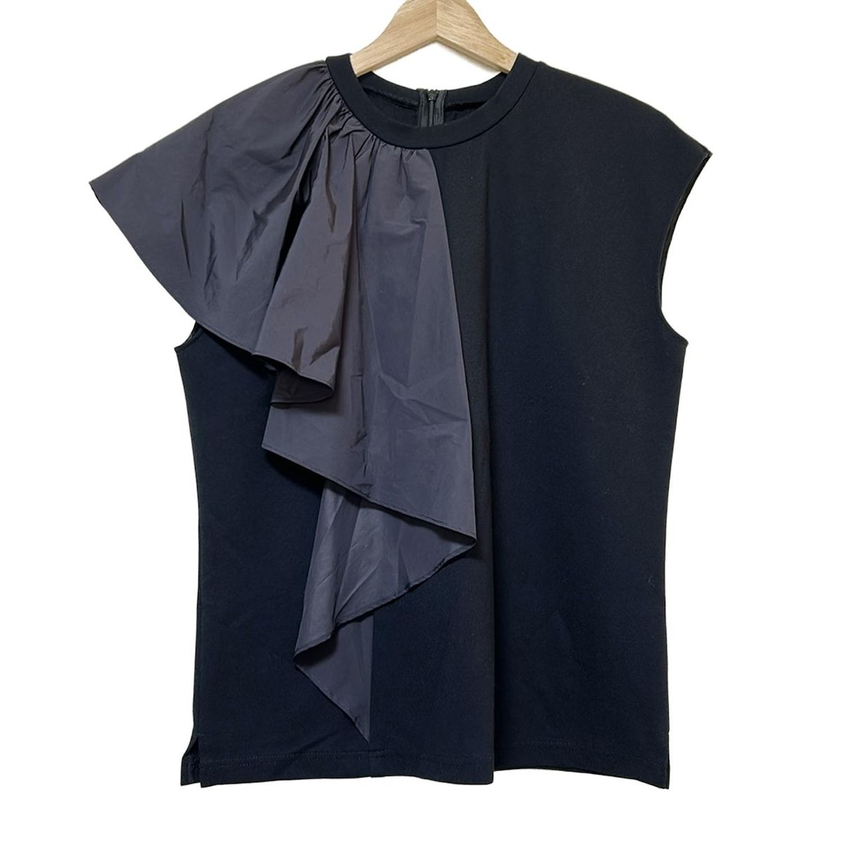 極美品♪ADORE アドーア クルーネック半袖プルオーバー 38 ブラック黒 工場 ADORE(アドーア) 半袖カットソー サイズ38 M レディース - 黒