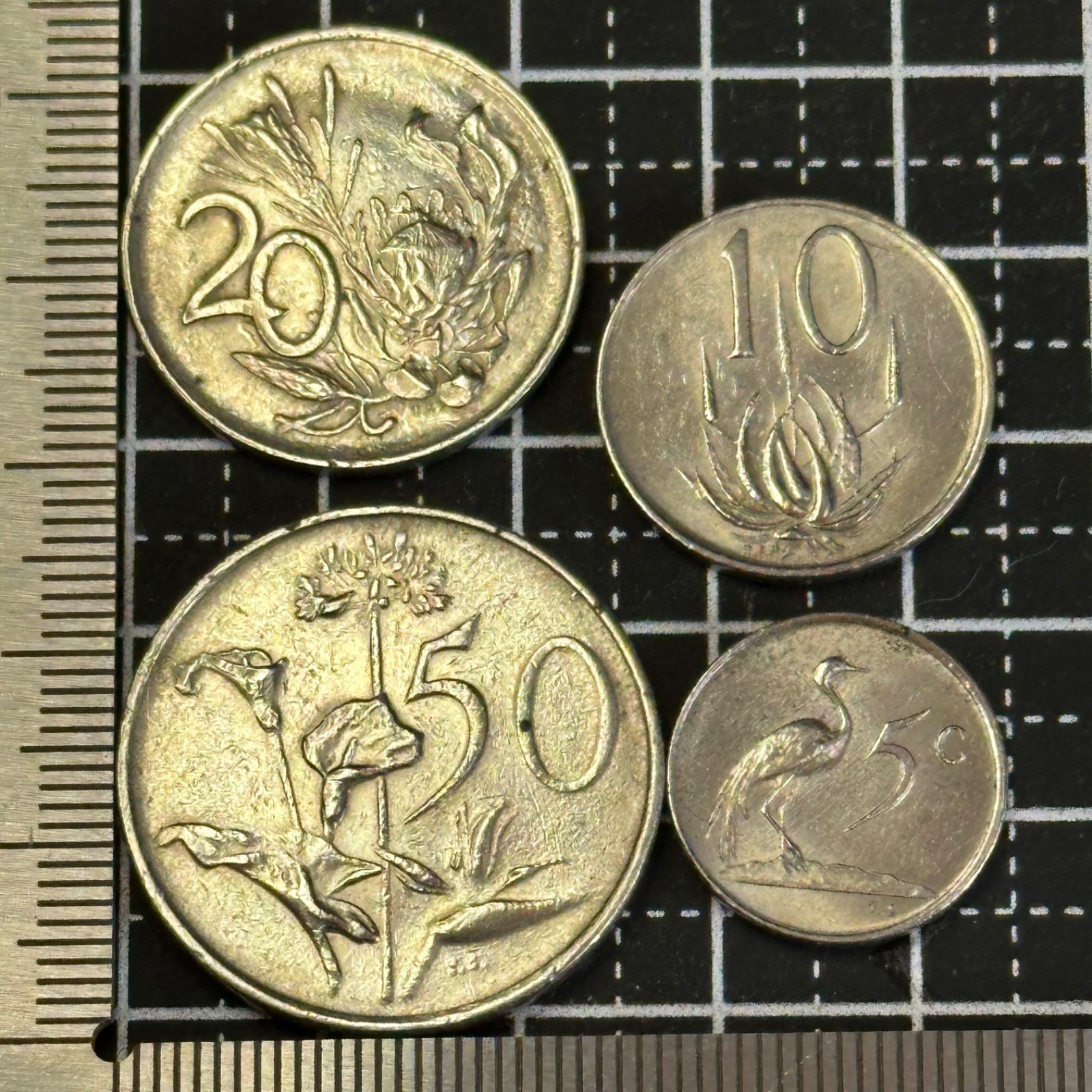 世界の旧貨幣】1971–1977年 南アフリカ共和国 セント硬貨5枚セット／国章・プロテア・野鳥が語るアフリカ自然と国家史 452 - メルカリ