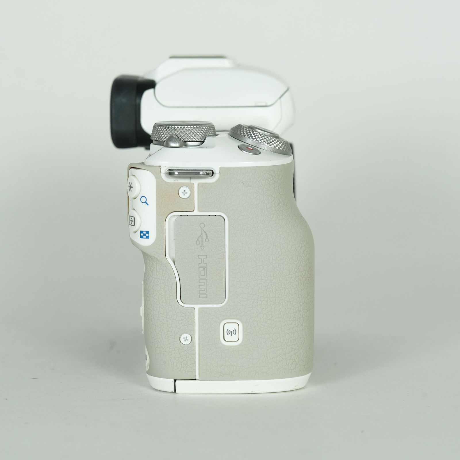 Canon キヤノン EOS M2 ボディ ホワイト◆3770 楽天市場】キヤノン EOS Kiss M2 ボディ ホワイト ミラーレス一眼