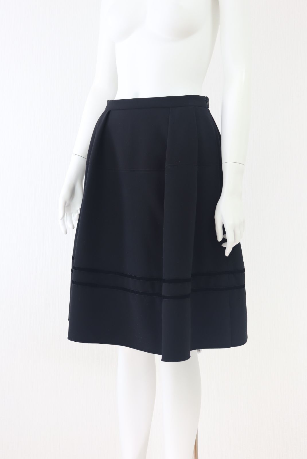 FOXEY ベロアラインタックフレアスカート 39841 黒/ブラック