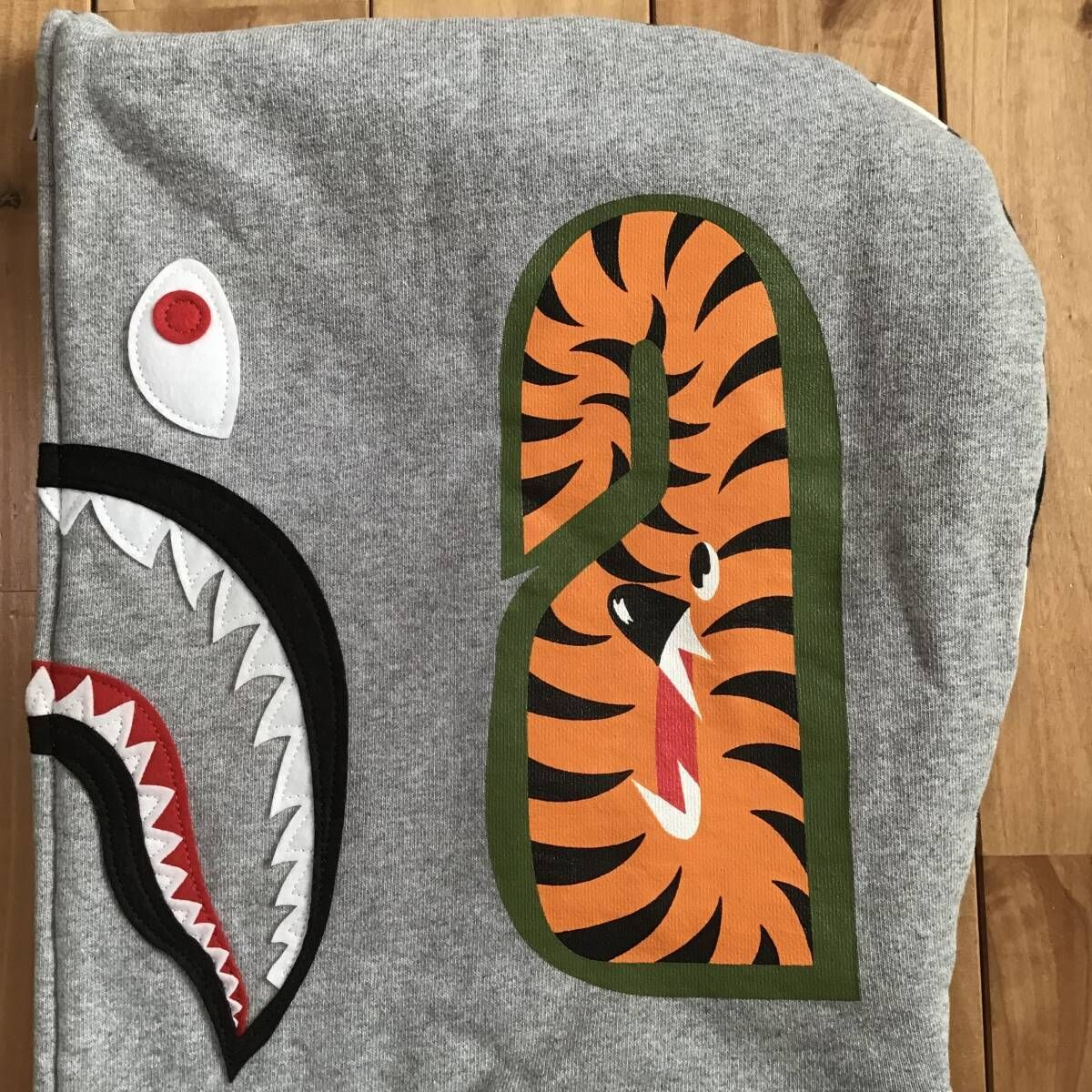 BAPE シティカモ シャークパーカー 蓄光 M 灰色 ☆蓄光☆ City Camo シャーク パーカー Lサイズ shark full zip hoodie