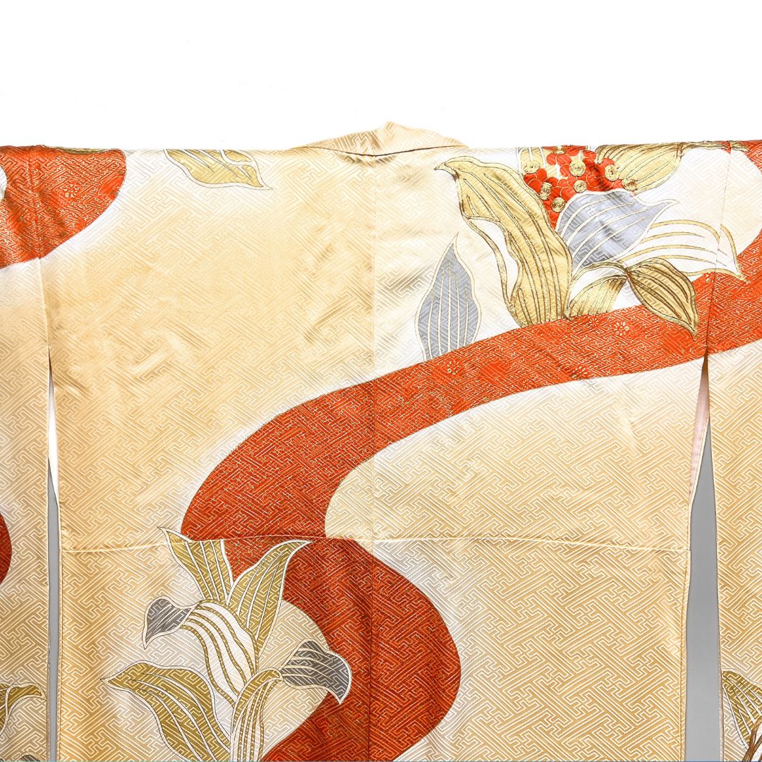 振袖 金駒刺繍 金彩 南天 百合 流水 紗綾形 成人式 着物 124b d ms