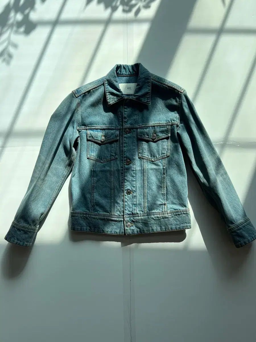 美品　ami デニムジャケット アミ(Ami) デニム ジャケット ショップからお知らせ 【公式通販】