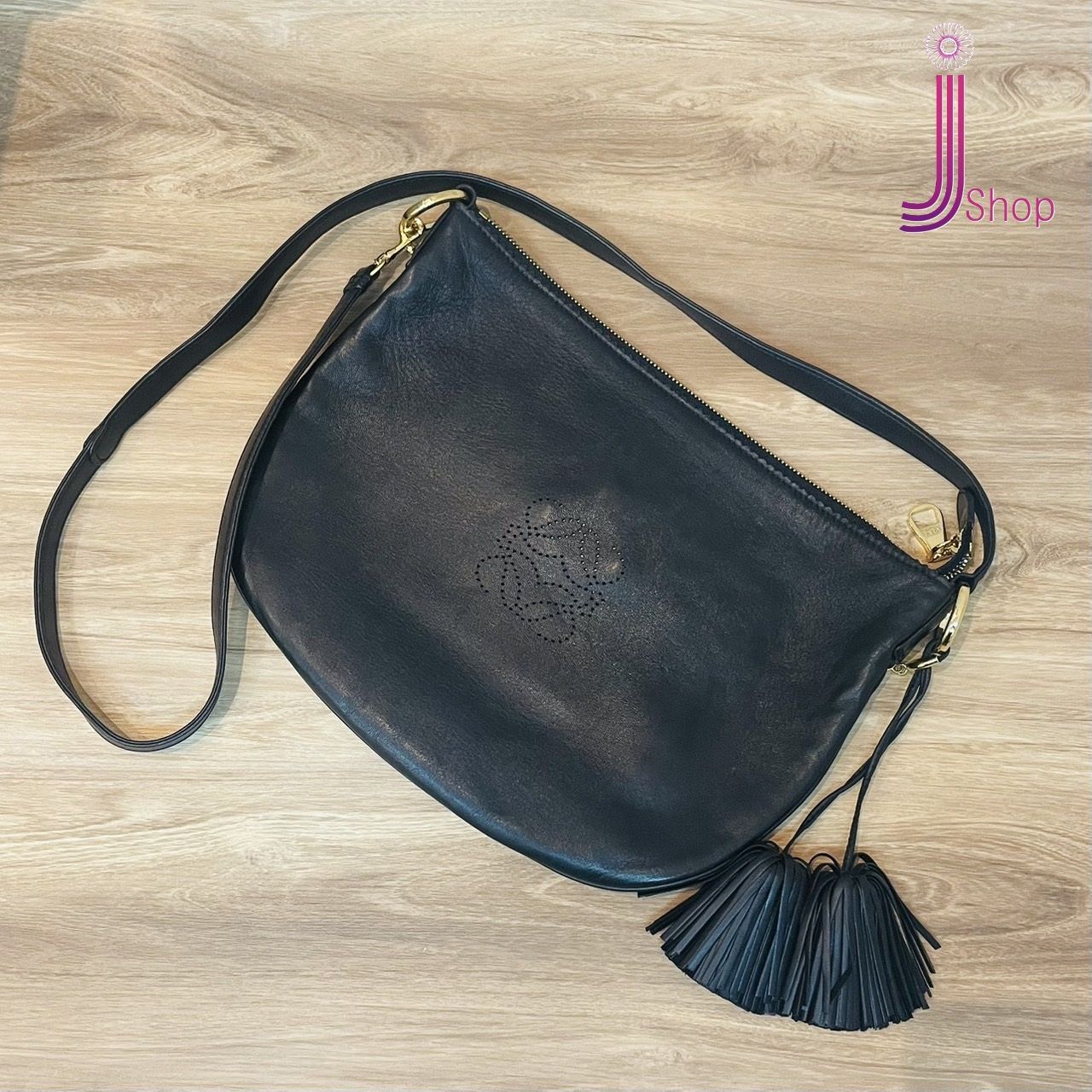1/31まで値下げ中】【美品】LOEWE ロエベ ショルダーバッグ 1/31まで値下げ中】【美品】LOEWE ロエベ ショルダーバッグ