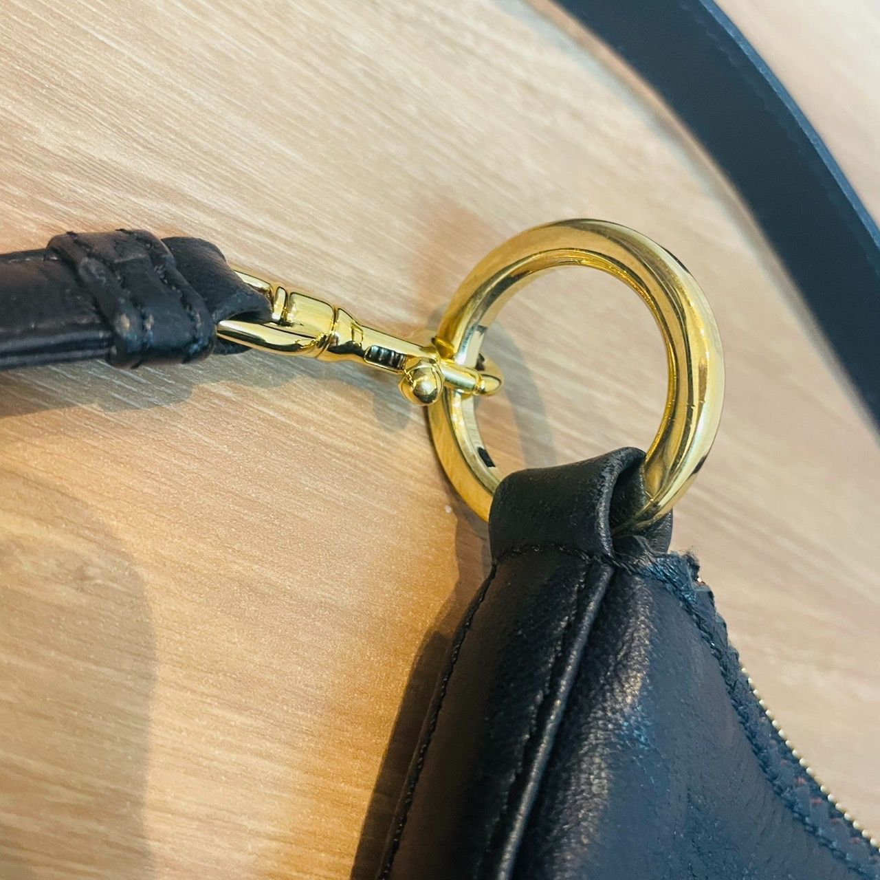 1/31まで値下げ中】【美品】LOEWE ロエベ ショルダーバッグ パンチング 