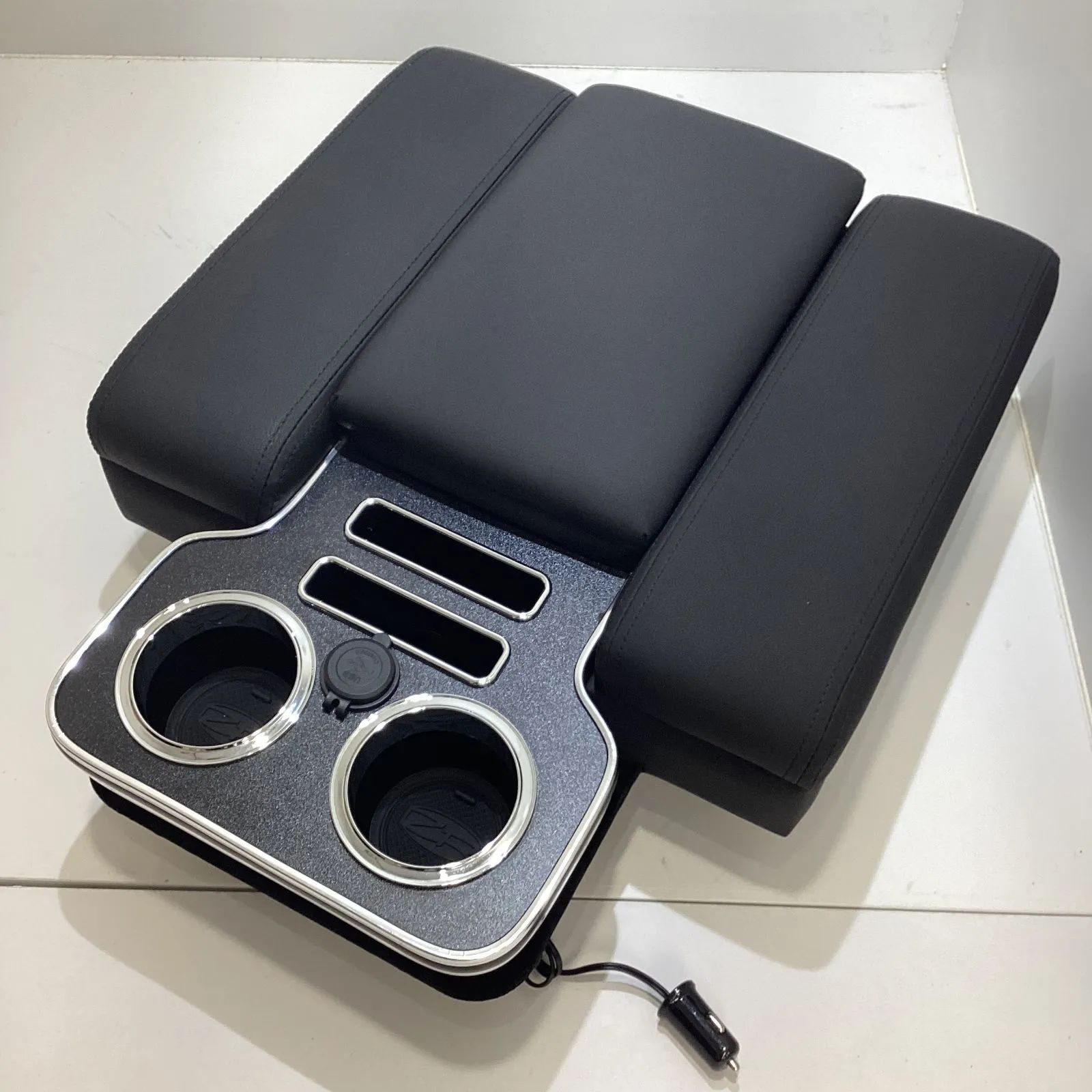 359 訳あり品 ハイエース DX イノーバー コンソール アームレスト ブラック ラバー付 USB 2.4 A×2ポート 車内充電