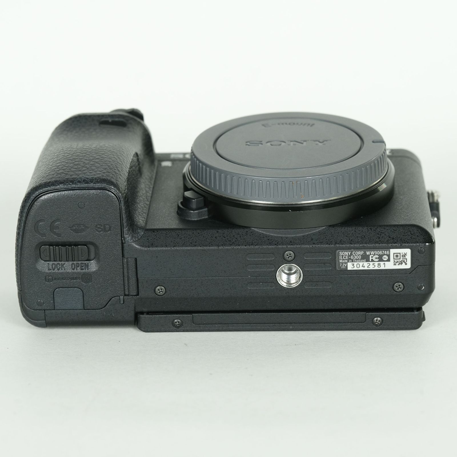 【早い者勝ち】SONY α6300レンズキット ショット数2000回程度 みんなが選ぶミラーレス一眼カメラ「α6400」キットレンズ購入率比較！