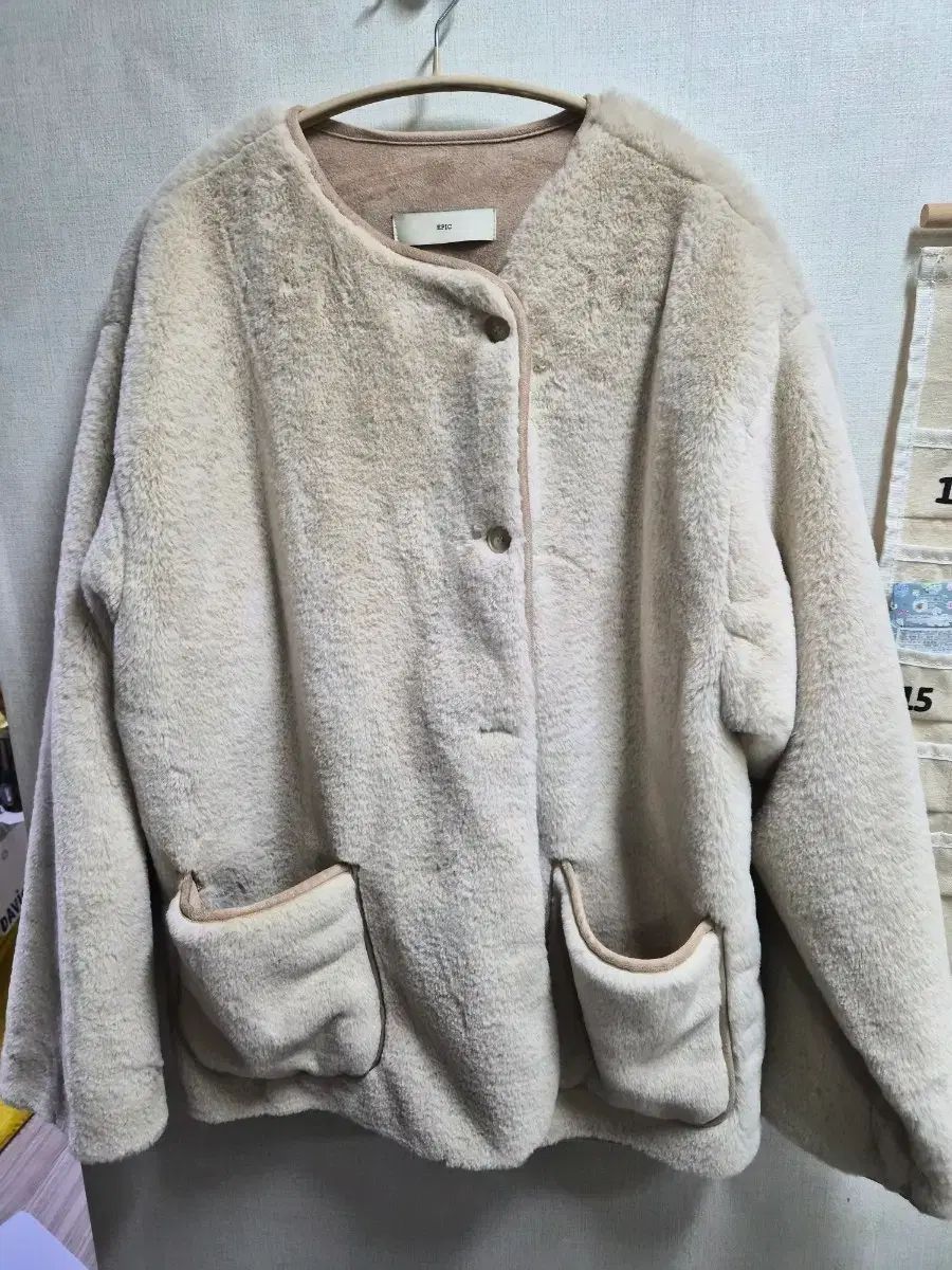 美品 1593 agnes 購入 b. ハンドバッグ がま口 ゴールド金具 ベージュ