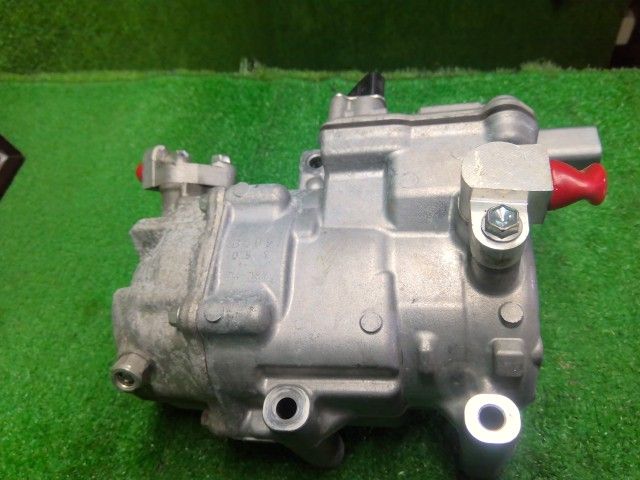 シエンタ 6AA-NHP170G A／Cコンプレッサー 88370-15010 自社品番