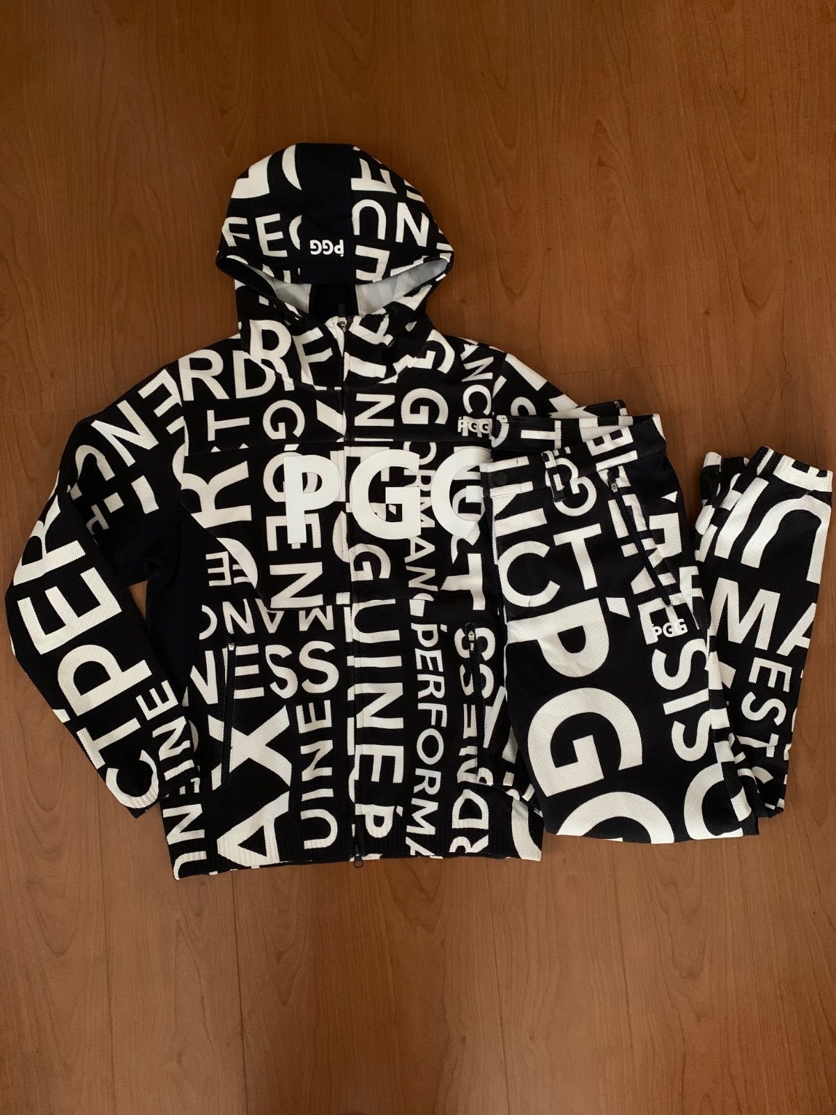 美品 パーリーゲイツ PGG 黒✖️白 フード付き ロゴ入り スウェット