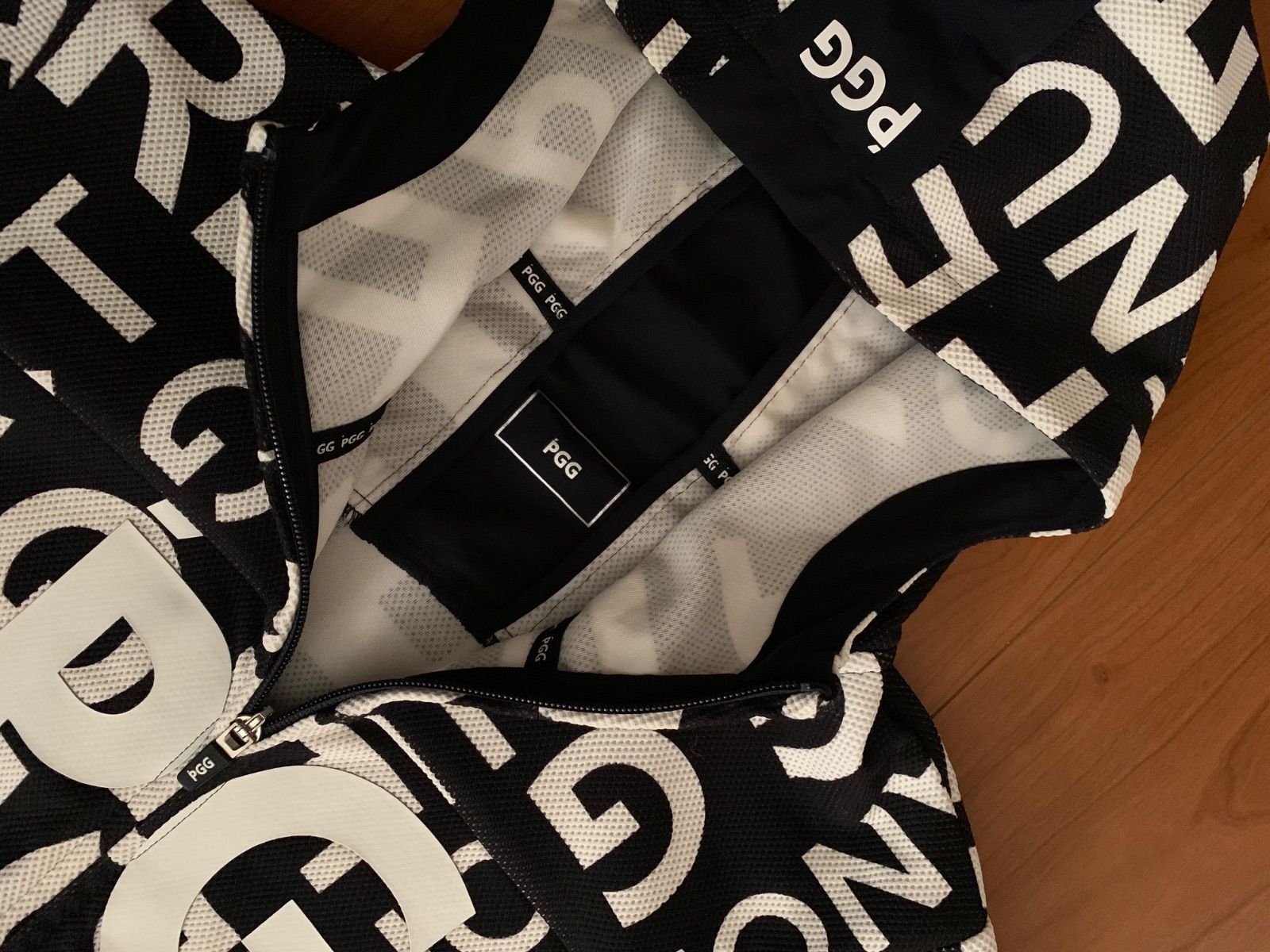 美品 パーリーゲイツ PGG 黒✖️白 フード付き ロゴ入り スウェット