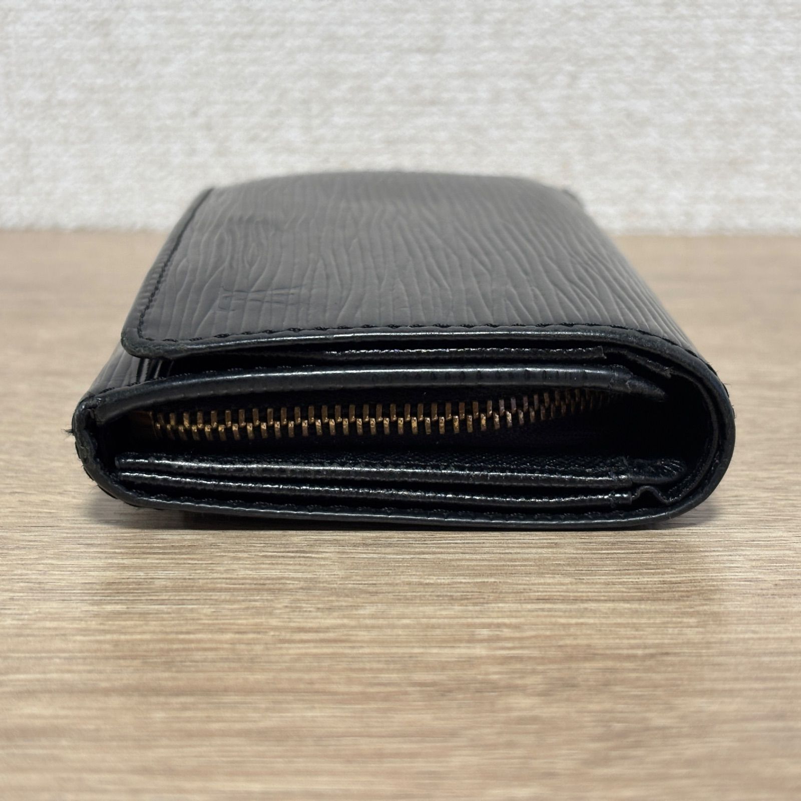 LOUIS VUITTON ルイヴィトン エピ オファー LV トレゾール 折り財布 二