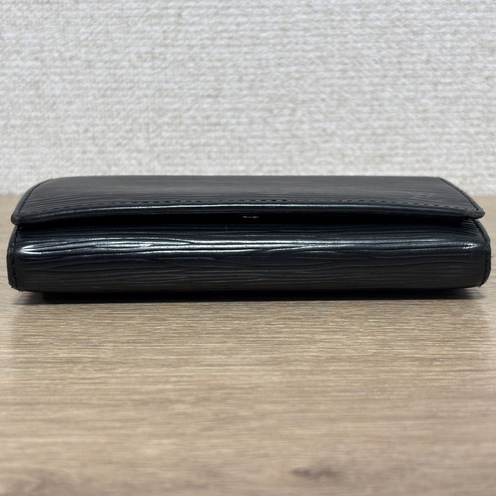 LOUIS VUITTON ルイヴィトン エピ オファー LV トレゾール 折り財布 二