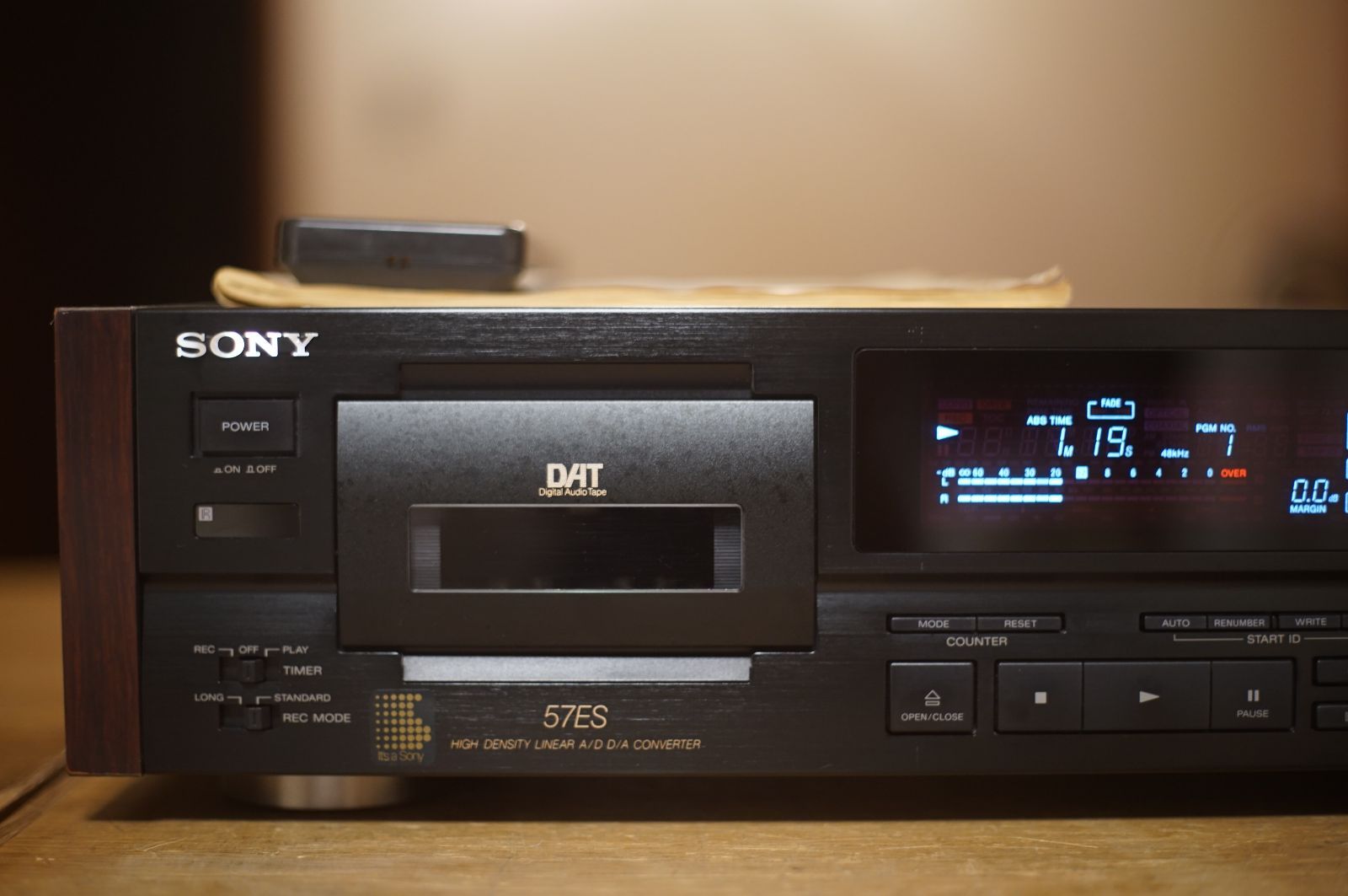 希少 美品 SONY DTC-57ES DATデッキ レア Amazon | SONY DTC-57ES DATデッキ クリーニングテープ付 (premium