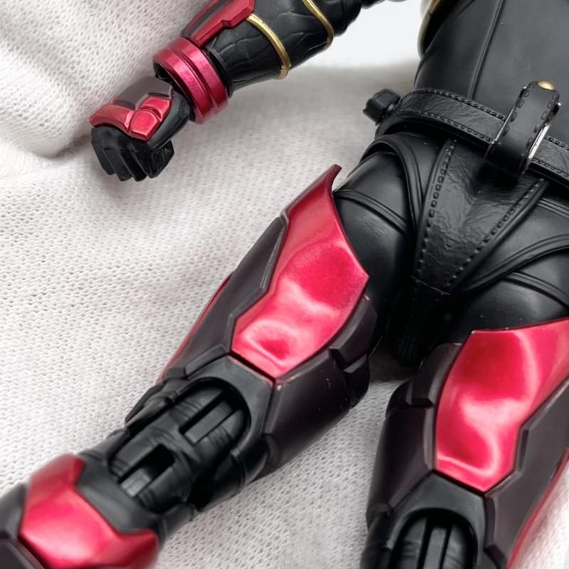 中古】開封 S.H.Figuarts 真骨彫製法 仮面ライダー装甲響鬼 バンダイ