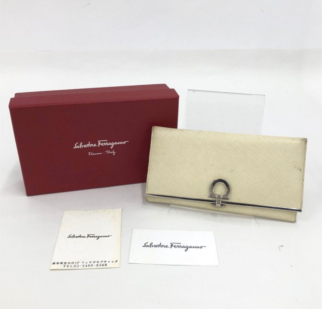 Salvatore Ferragamo サルヴァトーレフェラガモ 二つ折り長財布 ロング 