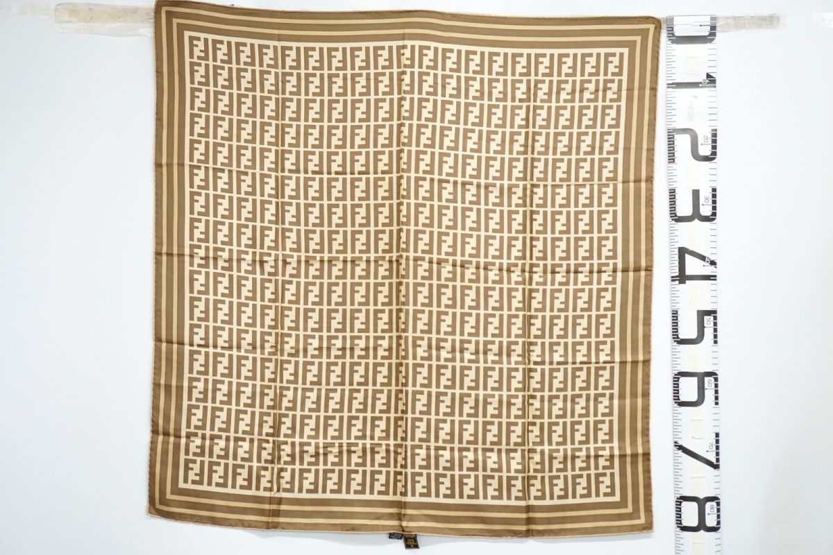 FENDI フェンディ総ズッカ柄　レア-ヴィンテージ大判スカーフ 楽天市場】FENDI【フェンディ】スカーフ ズッカ柄 FFパターン 総柄