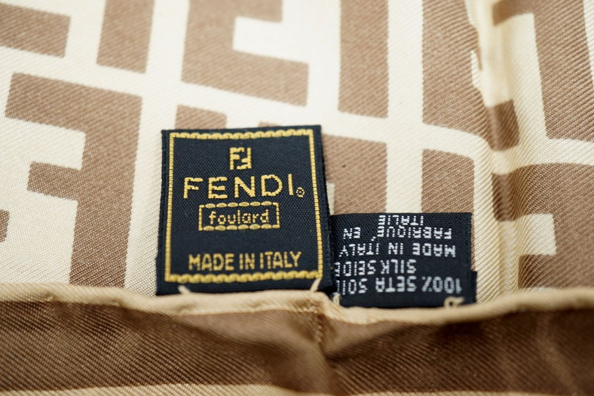 FENDI フェンディ総ズッカ柄　レア-ヴィンテージ大判スカーフ 楽天市場】FENDI【フェンディ】スカーフ ズッカ柄 FFパターン 総柄