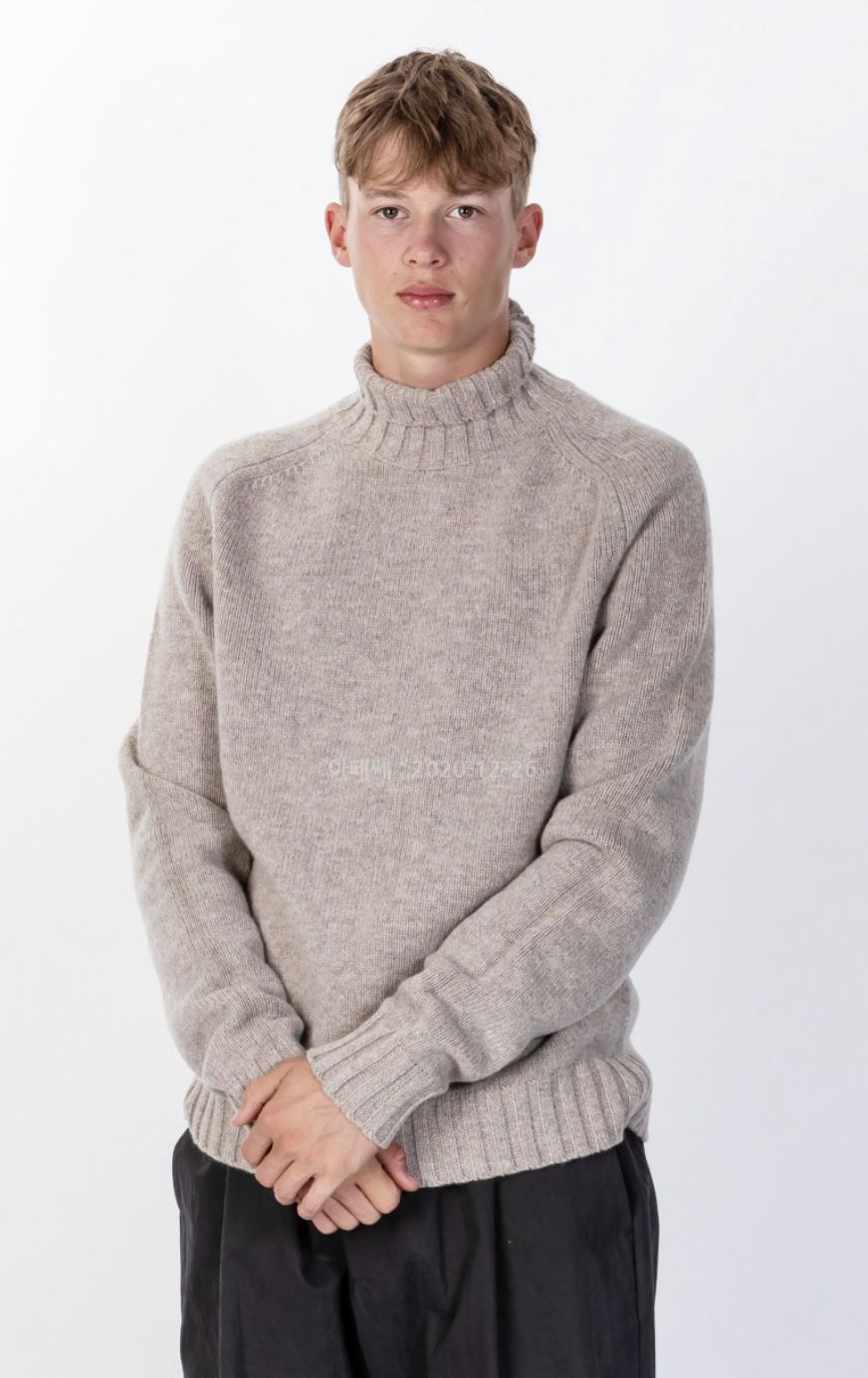 出品 スタジオ ニコルソン 購入 ニット (TOESA ハイネック ニット