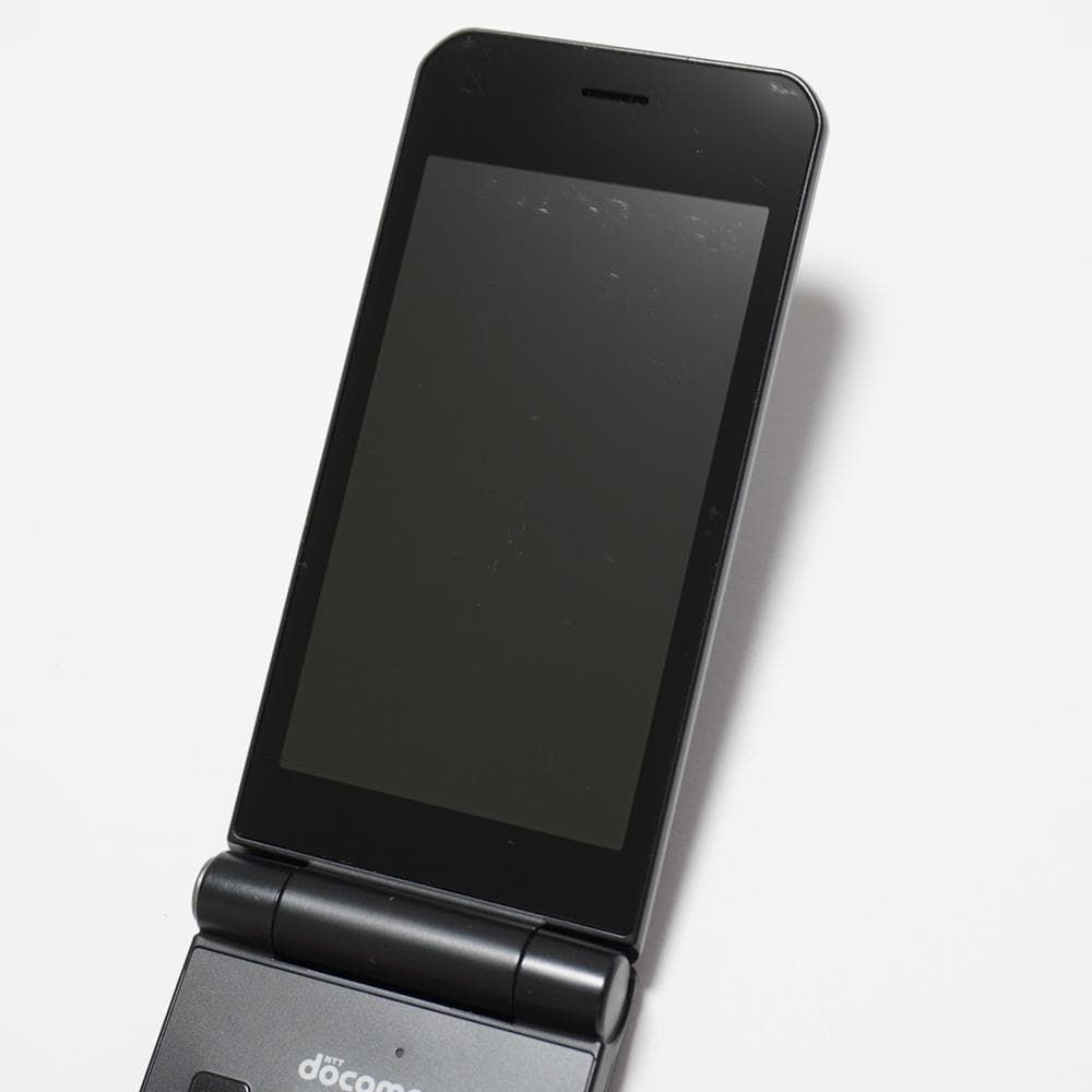 docomo arrowsケータイ F-03L ブラック arrows ケータイ F-03L ブラック docomo SIMフリー 白ロム 4G LTE対応