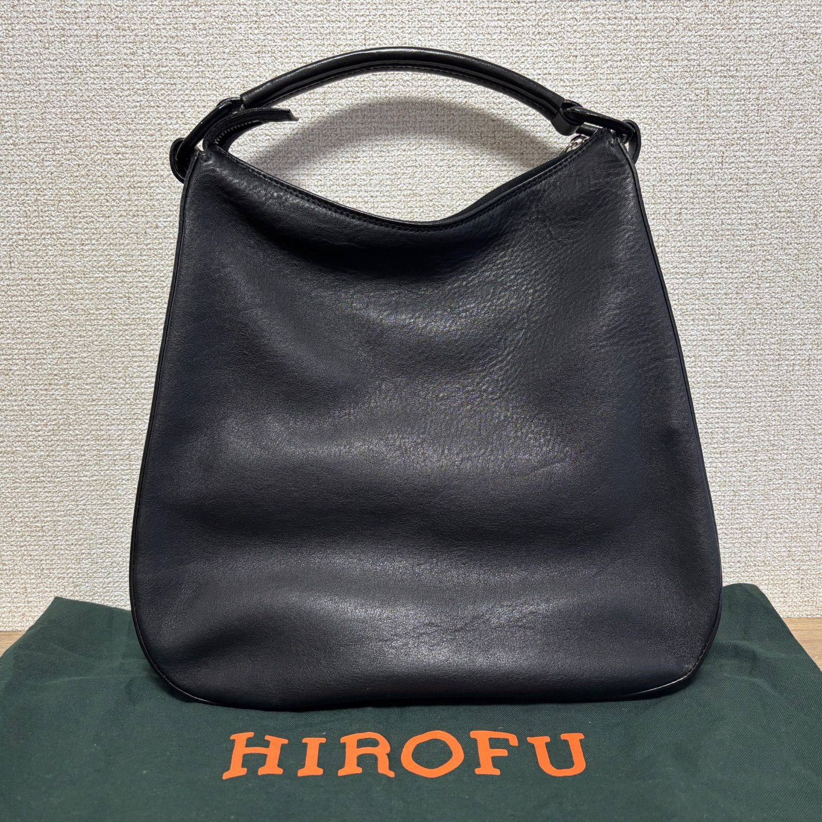 HIROFU ヒロフ　黒レザー ショルダーバッグ HIROFU ヒロフ レザー ワンショルダーバッグ ハンドバッグ 肩掛け
