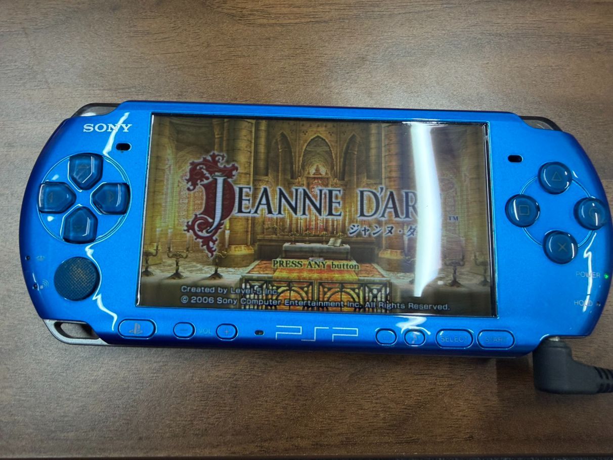 PSP3000 SONY 中古美品 送料無料 純正ケーブル付 クリーニング済