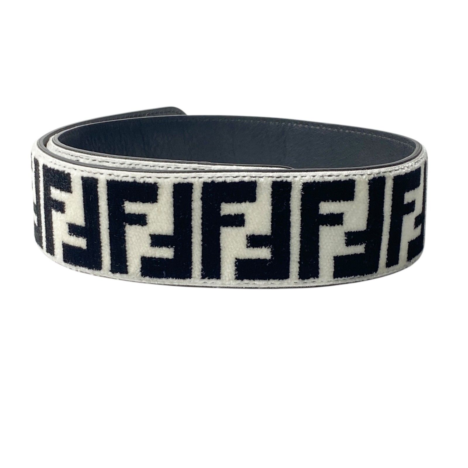 FENDI ROMA ズッカ　ファー　ストラップスルー 新品同様 フェンディ FENDI レディース ズッカ ショルダーストラップ