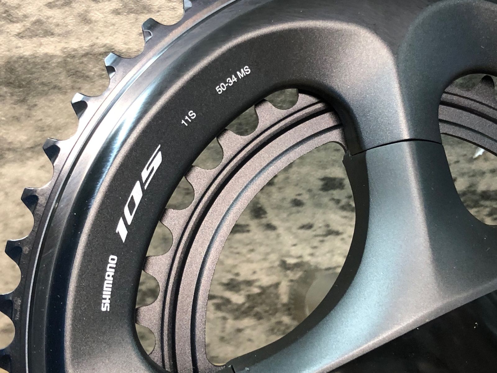 シマノ105 FC-R7000 50×34T 165mm ブラック 未使用 シマノ SHIMANO 105 FC-R7000 クランク ブラック 160mm 50/34