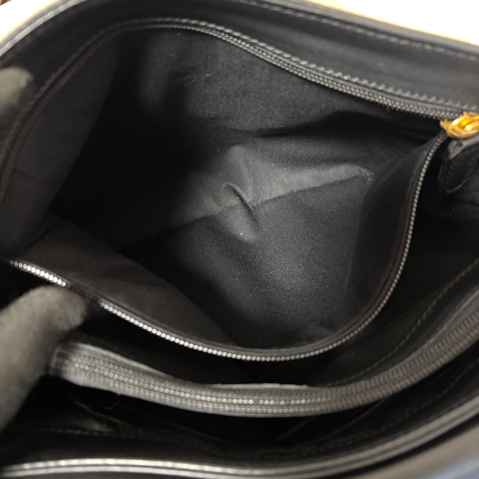 HIROFU ヒロフ ショルダーバッグ レザー 本革 ブラック 黒 フラップ