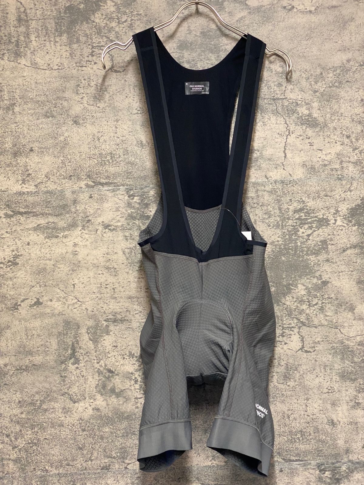 JQ357 パスノーマルスタジオ PAS NORMAL STUDIOS Essential ビブ