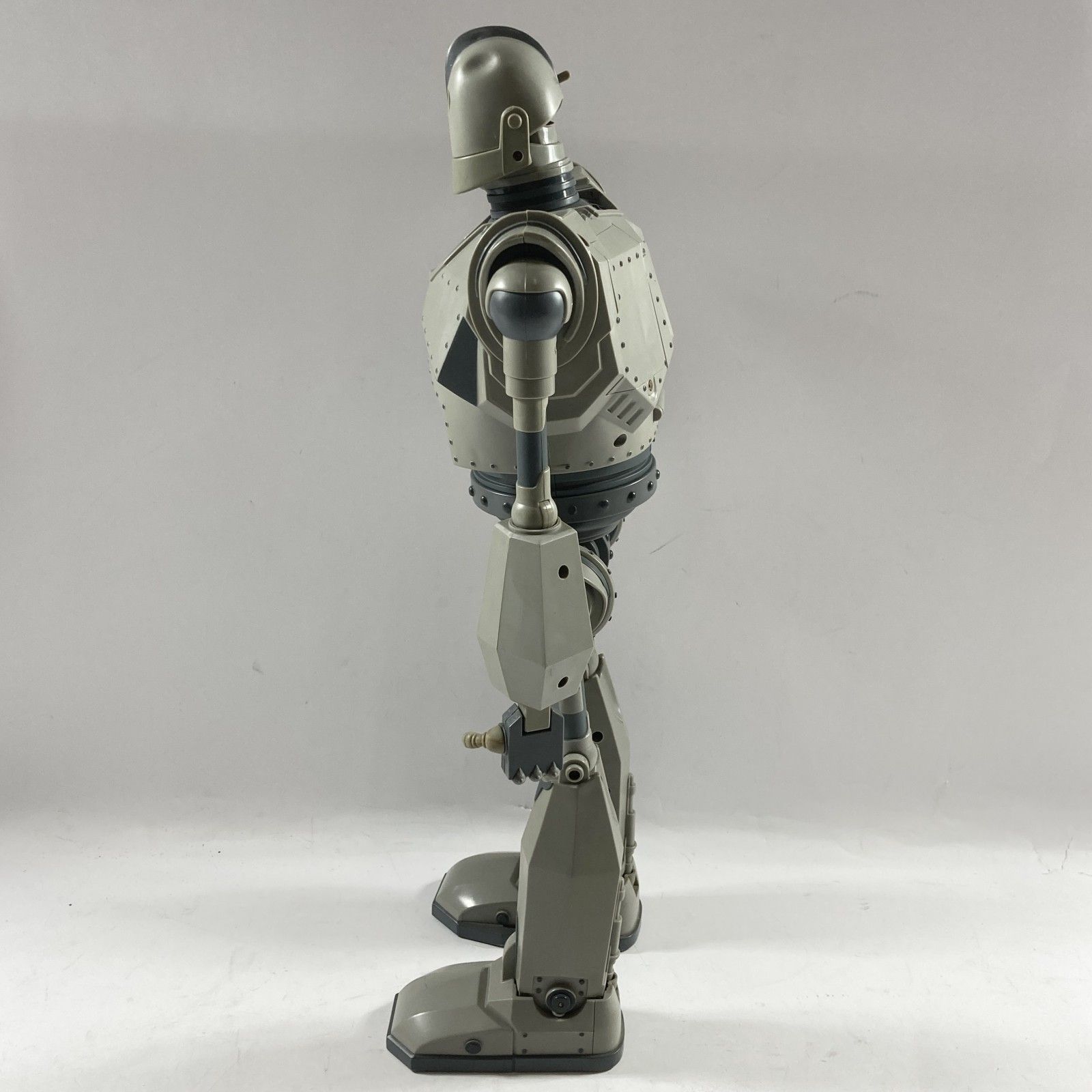 絶版　アイアン・ジャイアント ライト＆サウンド トーキング巨大フィギュア 絶版 アイアン・ジャイアント ライト＆サウンド トーキング巨大