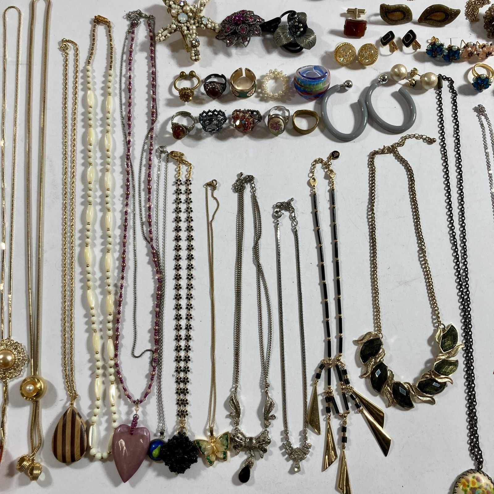 -Vintage accessory まとめ売り　ネックレス　イヤリング　- ☆ 希少 レトロアクセサリー 大量 約100点 まとめ商品 ネックレス