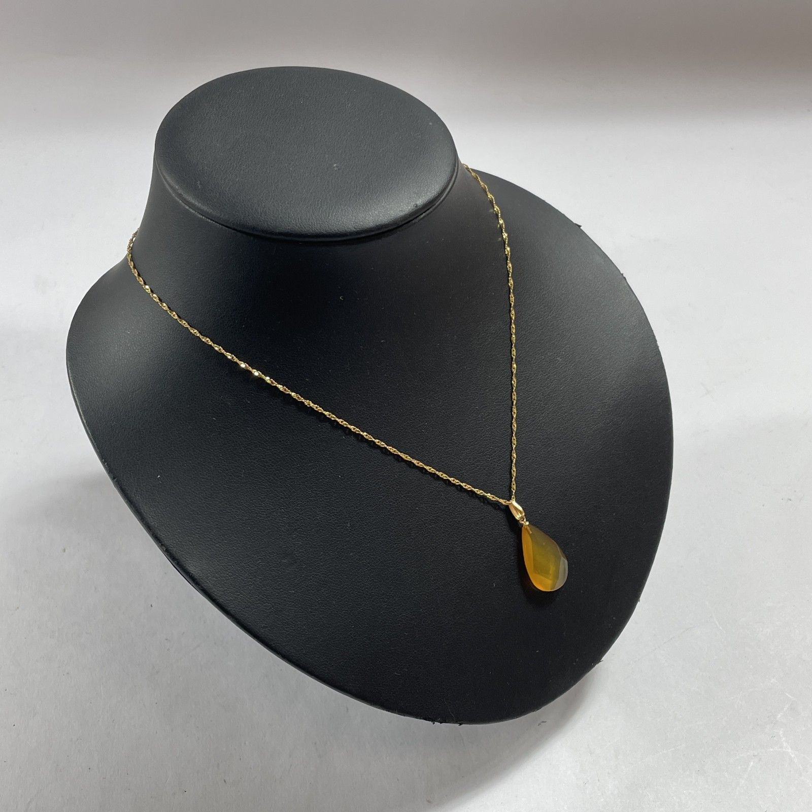 ☆ 750/K18刻印 ペンダントトップ付き ツイストチェーンネックレス