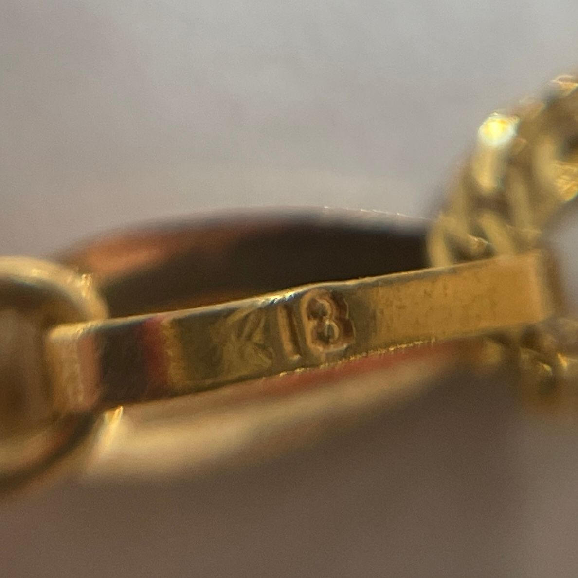 K18 750刻印 造幣局 ツイストチェーン ネックレス K18 750刻印 造幣局 ツイストチェーン ネックレス K18 750刻印 造幣局