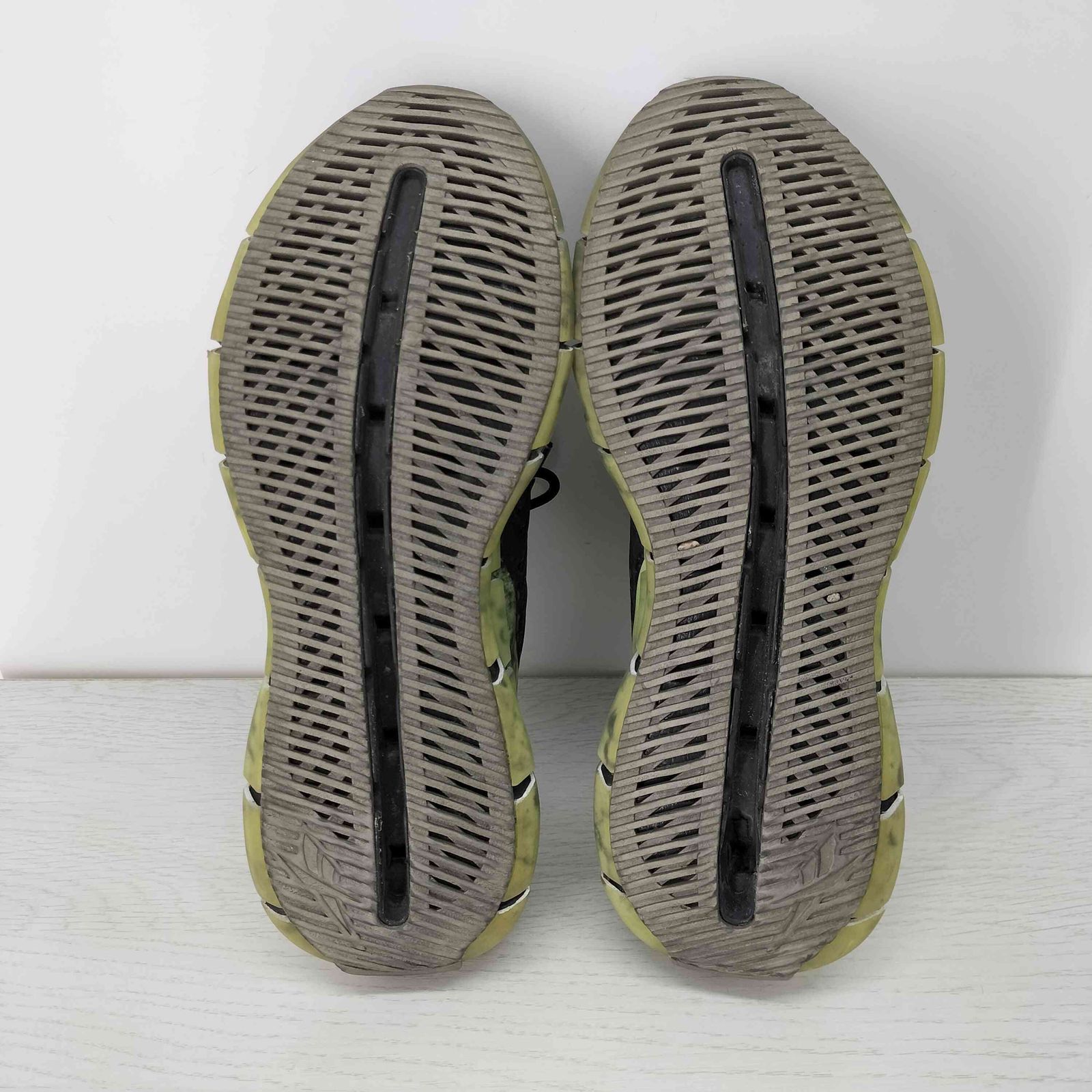 Reebok(リーボック) Zig Kinetica BBC Ice Cream ローカットスニーカー メンズ JPN：28.5 【中古】【ブランド古着バズストア】 リーボック Reebok Zig Kinetica BBC Ice Cream ローカットスニーカー